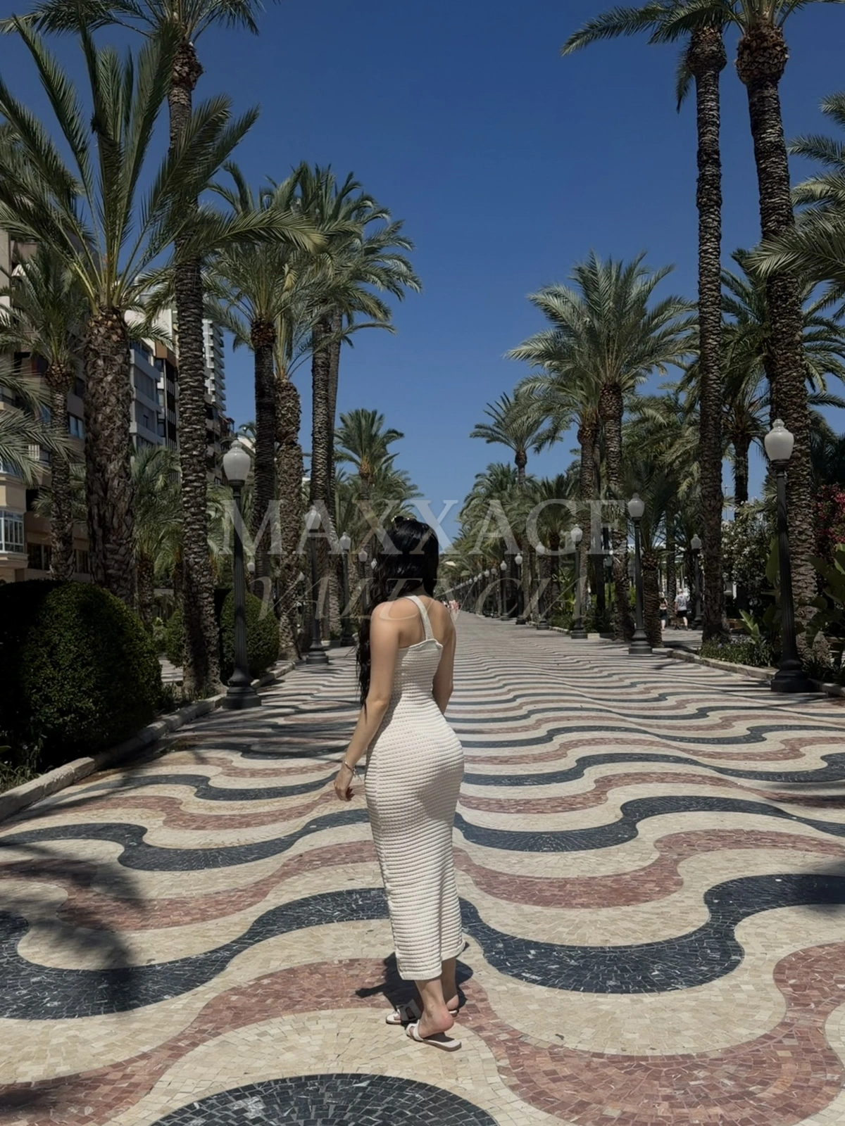 Alaska escort colombiana Valencia Maxxage VLC