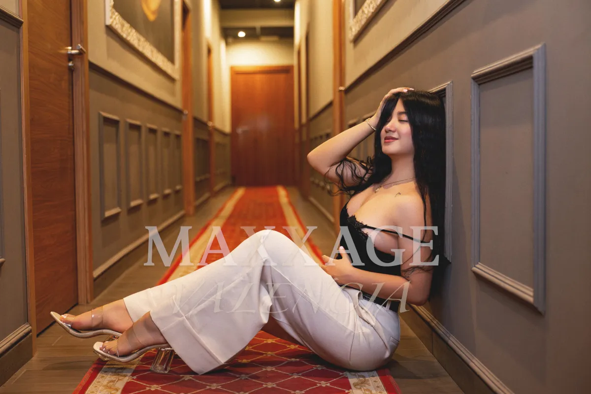 Nicole escort colombiana Valencia Maxxage VLC