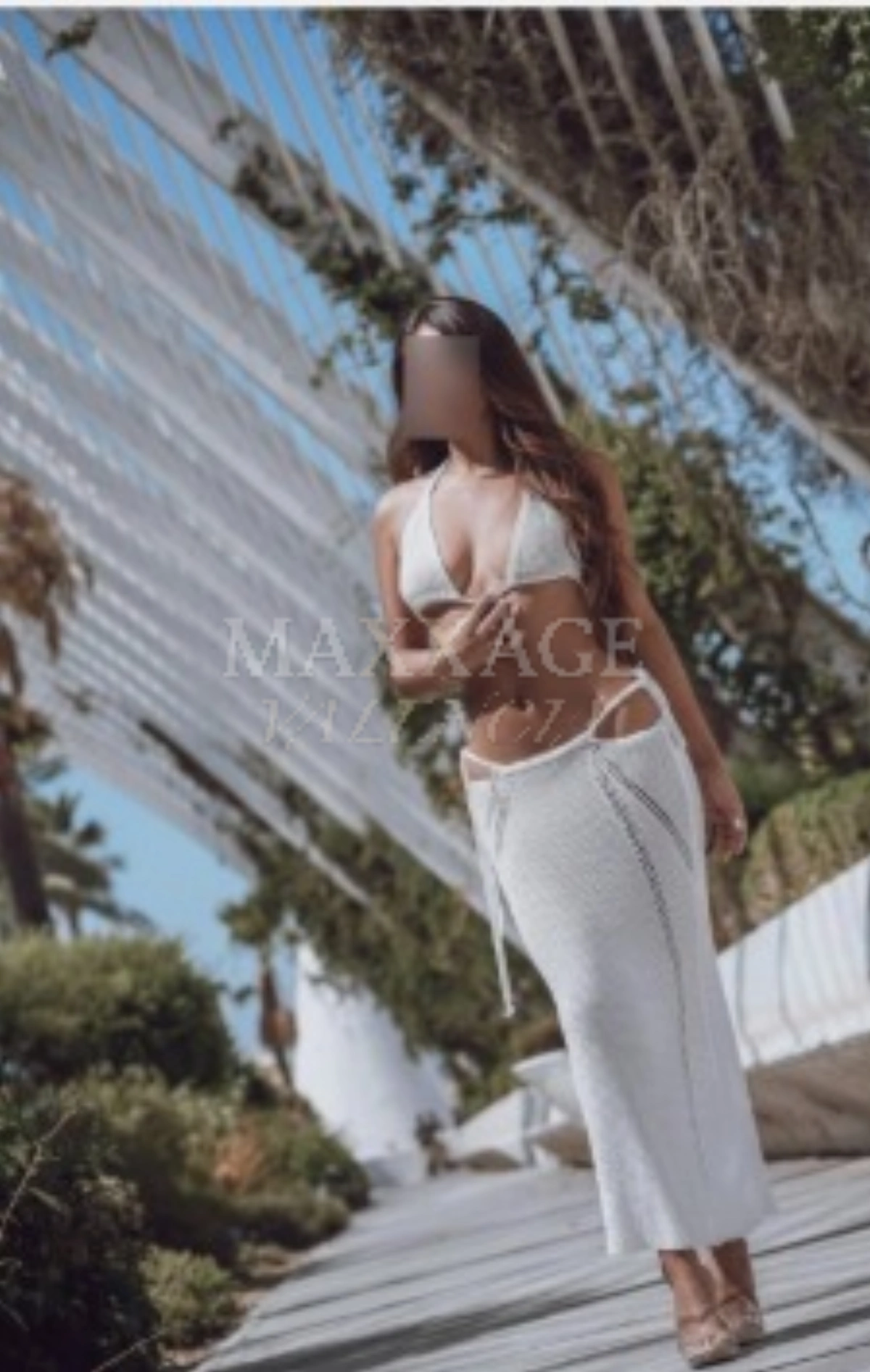 Isis escort colombiana Valencia Maxxage VLC